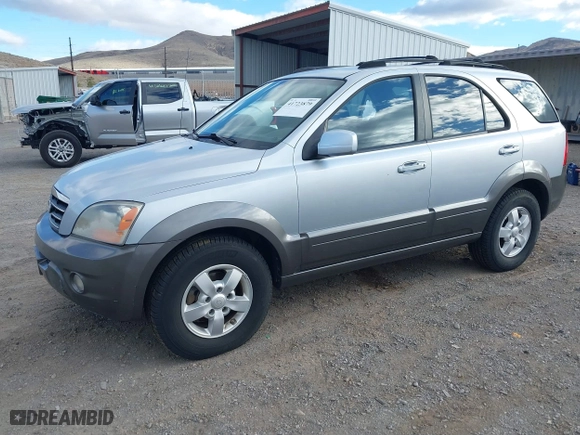 2007 Kia Sorento EX with VIN KNDJC736475664724, listed as a IAAI auction lot 41723879 with 84,952 mi miles. Bid and sale history available at carsss.com. Image 2.