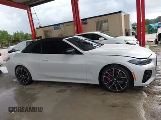 2024 BMW 4 Series 430i xDrive z VIN WBA43AT07RCR07959, wystawiony jako IAAI lot #42778206 z przebiegiem Nie podano mil oraz . Historia ofert i sprzedaży dostępna na DreamBid. Obrazek 13.