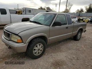 2003 GMC Sonoma SLS with VIN 1GTDT19X438288593, listed as a Copart auction lot 84070924 with 146,524 mi miles and Clean Title. Bid and sale history available at carsss.com. Image 1.