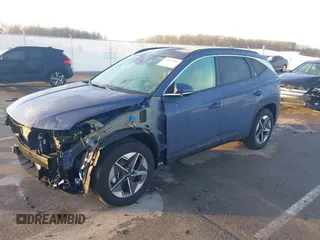 2025 Hyundai Tucson SEL Convenience with VIN 5NMJCCDE3SH450571, listed as a IAAI auction lot 41114590 with 3,692 mi miles and . Bid and sale history available at DreamBid. Image 2.