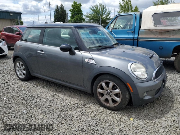 2008 MINI Hardtop S with VIN WMWMF73548TV39180, listed as a Copart auction lot 58972245 with 123,907 mi miles and Clean title. Bid and sale history available at DreamBid. Image 4.