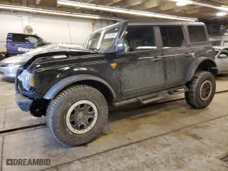 2024 Ford Bronco Badlands with VIN 1FMEE9BP2RLA25236, listed as a Copart auction lot 87832965 with 9,190 mi miles and Salvage Title. Bid and sale history available at carsss.com. Image 1.