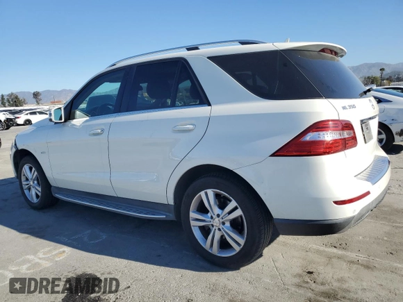 2012 Mercedes-Benz M 350 z VIN 4JGDA5HBXCA036533, wystawiony jako Copart lot #46351995 z przebiegiem 158 298 mil mil oraz Szkoda całkowita • Salvage title. Historia ofert i sprzedaży dostępna na DreamBid. Obrazek 2.
