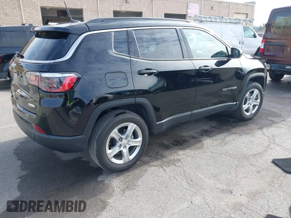 2023 Jeep Compass Latitude with VIN 3C4NJDBN1PT533202, listed as a IAAI auction lot 41545879 with 35,794 mi miles and . Bid and sale history available at DreamBid. Image 4.