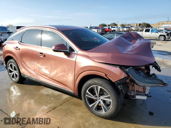 2024 Lexus RX 350 z VIN JTJCHMAA0R2013642, wystawiony jako Copart lot #85013634 z przebiegiem 5 604 mil mil oraz Szkoda całkowita • Salvage title. Historia ofert i sprzedaży dostępna na DreamBid. Obrazek 4.