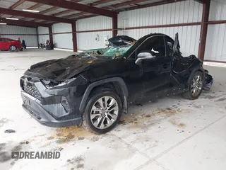 2021 Toyota RAV4 XLE Premium z VIN 2T3A1RFV0MW145999, wystawiony jako IAAI lot #42234472 z przebiegiem 57 424 mil mil oraz . Historia ofert i sprzedaży dostępna na DreamBid. Obrazek 17.