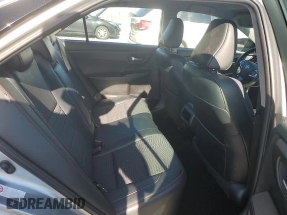 2015 Toyota Camry XLE z VIN 4T1BF1FKXFU100867, wystawiony jako Copart lot #58557775 z przebiegiem 343 934 mil mil oraz Szkoda całkowita • Salvage title. Historia ofert i sprzedaży dostępna na DreamBid. Obrazek 10.