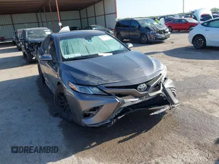 2018 Toyota Camry LE z VIN 4T1B11HK2JU560383, wystawiony jako IAAI lot #41989060 z przebiegiem 161 721 mil mil oraz . Historia ofert i sprzedaży dostępna na DreamBid. Obrazek 1.