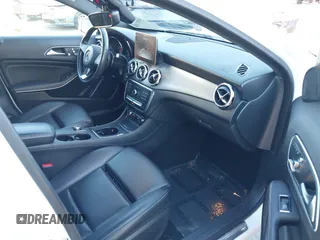 2019 Mercedes-Benz GLA 250 z VIN WDCTG4EB1KJ551894, wystawiony jako IAAI lot #41807453 z przebiegiem 81 606 mil mil oraz . Historia ofert i sprzedaży dostępna na DreamBid. Obrazek 5.