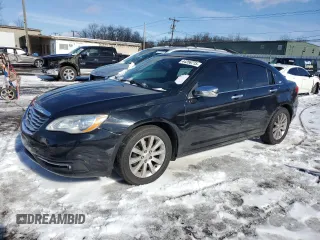2013 Chrysler 200 Limited with VIN 1C3CCBCG3DN701119, listed as a Copart auction lot 44256715 with 93,147 mi miles and Clean Title. Bid and sale history available at carsss.com. Image 1.