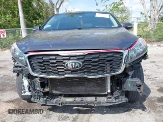 2019 Kia Sorento LX with VIN 5XYPG4A32KG538030, listed as a IAAI auction lot 41628882 with 120,392 mi miles. Bid and sale history available at carsss.com. Image 13.
