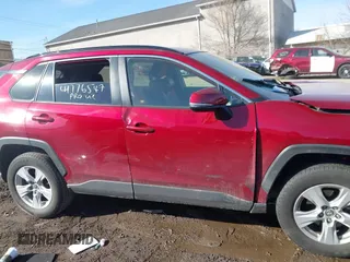 2019 Toyota RAV4 XLE with VIN JTMP1RFV9KD038616, listed as a IAAI auction lot 41776547 with 111,576 mi miles. Bid and sale history available at carsss.com. Image 13.
