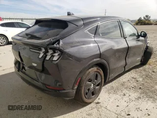 2022 Ford Mustang Mach-E California Route 1 z VIN 3FMTK2R72NMA02626, wystawiony jako Copart lot #63863292 z przebiegiem Nie podano mil oraz . Historia ofert i sprzedaży dostępna na DreamBid. Obrazek 4.