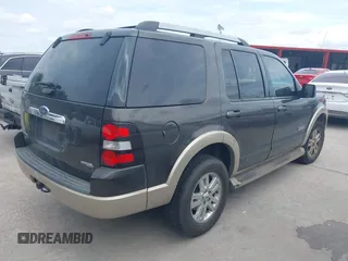 2007 Ford Explorer Eddie Bauer z VIN 1FMEU64E67UA75755, wystawiony jako IAAI lot #42363410 z przebiegiem 243 746 mil mil oraz . Historia ofert i sprzedaży dostępna na DreamBid. Obrazek 4.