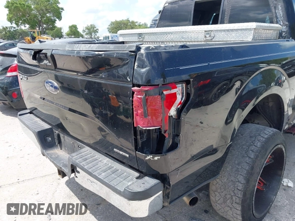 2015 Ford F-150 XLT with VIN 1FTEW1C81FFB05261, listed as a IAAI auction lot 42193554 with Not Provided miles and . Bid and sale history available at carsss.com. Image 18.
