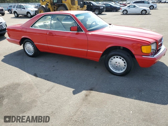 1988 MERCEDES-BENZ 560-CLASS SEC with VIN WDBCA45D0JA390136, listed as a Copart auction lot 72028444 with 226,316 mi miles and Clean Title. Bid and sale history available at DreamBid. Image 4.