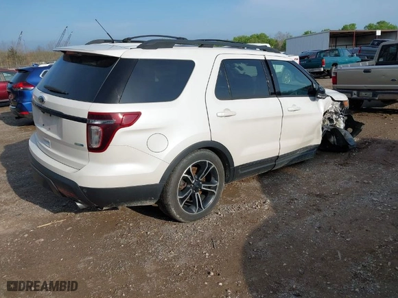 2015 Ford Explorer Sport with VIN 1FM5K8GT1FGC11511, listed as a IAAI auction lot 41922269 with 163,014 mi miles. Bid and sale history available at carsss.com. Image 4.