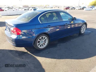 2006 BMW 3 Series 330xi with VIN WBAVD33546KV60455, listed as a IAAI auction lot 41525800 with 168,838 mi miles. Bid and sale history available at carsss.com. Image 4.