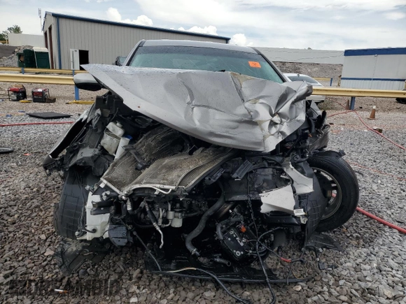 2018 Hyundai Santa Fe 2.4L z VIN 5NMZT3LB2JH104519, wystawiony jako Copart lot #60915715 z przebiegiem Nie podano mil oraz Szkoda całkowita • Salvage title. Historia ofert i sprzedaży dostępna na DreamBid. Obrazek 5.