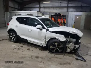 2023 Volvo XC40 Plus Bright Theme with VIN YV4L12UN0P2932870, listed as a Copart auction lot 82543304 with 21,024 mi miles and Salvage Title. Bid and sale history available at DreamBid. Image 4.