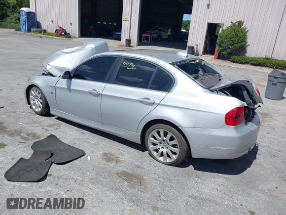 2008 BMW 3 Series 335xi with VIN WBAVD53568A283599, listed as a IAAI auction lot 41252423 with 1 mi miles. Bid and sale history available at carsss.com. Image 3.