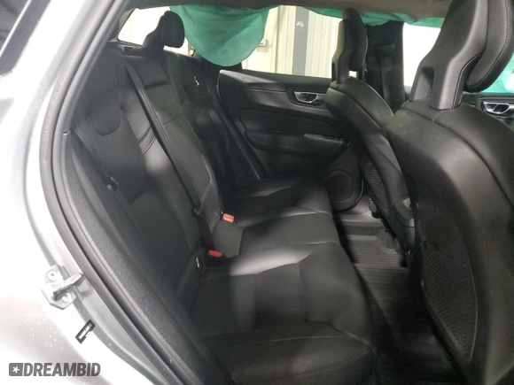 2018 Volvo XC60 Momentum with VIN YV4102RK5J1086242, listed as a Copart auction lot 44637735 with 85,380 mi miles and Salvage Title. Bid and sale history available at carsss.com. Image 11.