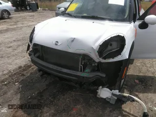 2015 MINI Countryman z VIN WMWZB3C52FWR46114, wystawiony jako IAAI lot #42107741 z przebiegiem 110 022 mil mil oraz . Historia ofert i sprzedaży dostępna na DreamBid. Obrazek 6.