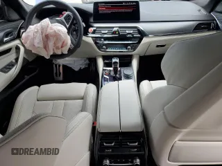2022 BMW M5 z VIN WBS83CH03NCK43106, wystawiony jako Copart lot #60097435 z przebiegiem 189 mil mil oraz Szkoda całkowita • Salvage title. Historia ofert i sprzedaży dostępna na DreamBid. Obrazek 8.