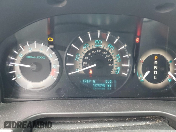 2010 Mercury Milan Premier z VIN 3MEHM0JA5AR601564, wystawiony jako Copart lot #51791795 z przebiegiem 123 290 mil mil oraz Szkoda całkowita • Salvage title. Historia ofert i sprzedaży dostępna na DreamBid. Obrazek 9.