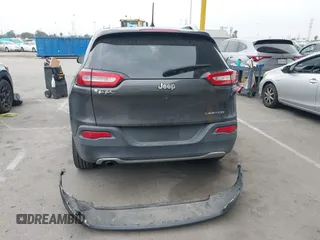 2017 Jeep Cherokee Limited z VIN 1C4PJLDB1HW607171, wystawiony jako IAAI lot #42489677 z przebiegiem 78 731 mil mil oraz . Historia ofert i sprzedaży dostępna na DreamBid. Obrazek 16.