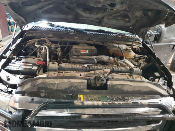 2005 Ford F-250 XL z VIN 1FTSX215X5EC77078, wystawiony jako Copart lot #43206515 z przebiegiem 174 764 mil mil oraz Szkoda całkowita • Salvage title. Historia ofert i sprzedaży dostępna na DreamBid. Obrazek 11.