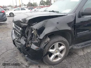 2010 Chevrolet Suburban LT with VIN 1GNUKJE35AR118585, listed as a IAAI auction lot 41730021 with 195,692 mi miles. Bid and sale history available at carsss.com. Image 6.