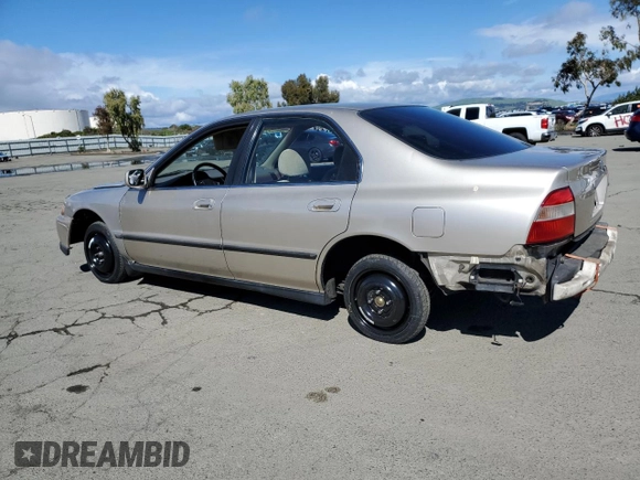 1995 Honda Accord LX with VIN 1HGCD5638SA090464, listed as a Copart auction lot 48593965 with 142,003 mi miles and Clean Title. Bid and sale history available at carsss.com. Image 2.