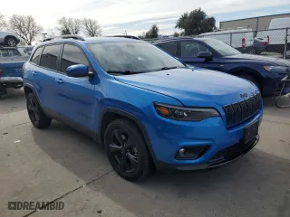 2020 Jeep Cherokee Altitude with VIN 1C4PJLLB0LD528063, listed as a Copart auction lot 45775645 with 94,902 mi miles and Salvage Title. Bid and sale history available at carsss.com. Image 4.
