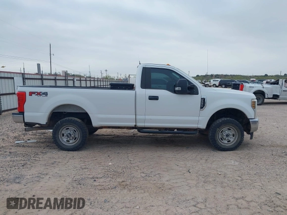 2019 Ford Super Duty F-250 SRW XL with VIN 1FTBF2B62KED26134, listed as a IAAI auction lot 41908568 with 114,259 mi miles. Bid and sale history available at carsss.com. Image 13.