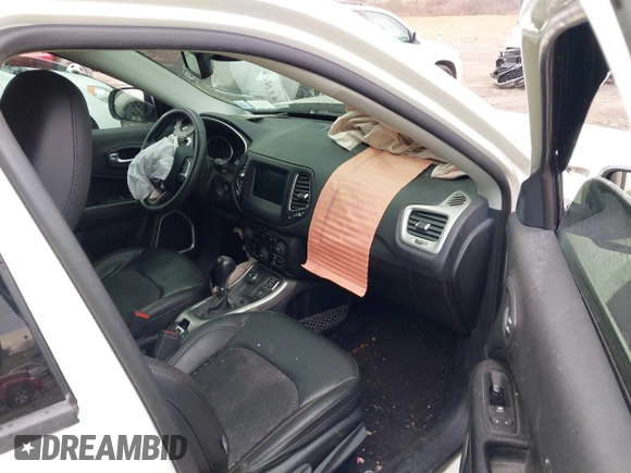 2019 Jeep Compass Latitude with VIN 3C4NJDBB6KT839035, listed as a IAAI auction lot 41864722 with Not Provided miles and . Bid and sale history available at carsss.com. Image 5.