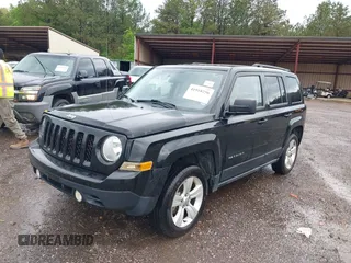 2014 Jeep Patriot Latitude with VIN 1C4NJPFA4ED650283, listed as a IAAI auction lot 41918256 with 160,598 mi miles and . Bid and sale history available at carsss.com. Image 2.