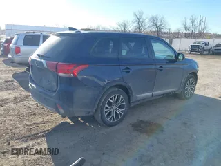 2018 Mitsubishi Outlander ES z VIN JA4AZ3A35JZ058407, wystawiony jako IAAI lot #41428922 z przebiegiem 141 701 mil mil oraz . Historia ofert i sprzedaży dostępna na DreamBid. Obrazek 4.