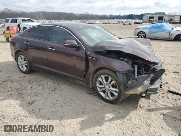 2013 Kia Optima LX z VIN 5XXGM4A7XDG129700, wystawiony jako Copart lot #47581035 z przebiegiem 121 247 mil mil oraz Szkody całkowita. Historia ofert i sprzedaży dostępna na DreamBid. Obrazek 4.