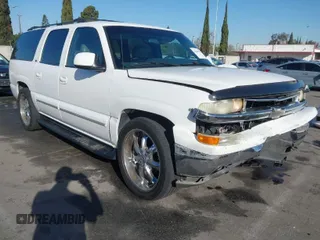 2002 Chevrolet Suburban LS with VIN 1GNEC16T32J198422, listed as a IAAI auction lot 41699753 with 204,504 mi miles. Bid and sale history available at carsss.com. Image 1.