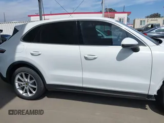 2019 Porsche Cayenne z VIN WP1AA2AY3KDA14678, wystawiony jako IAAI lot #42289286 z przebiegiem 46 015 mil mil oraz . Historia ofert i sprzedaży dostępna na DreamBid. Obrazek 13.