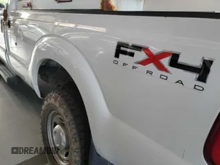 2011 Ford F-250 XL z VIN 1FTBF2B60BED05475, wystawiony jako IAAI lot #42841801 z przebiegiem 116 504 mil mil oraz . Historia ofert i sprzedaży dostępna na DreamBid. Obrazek 8.