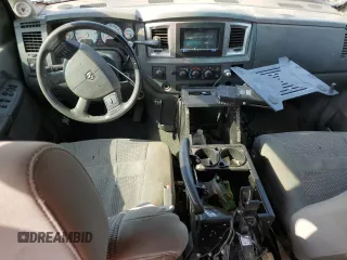 2008 Dodge 2500 SXT z VIN 3D7KS29D88G250992, wystawiony jako Copart lot #51451485 z przebiegiem 261 452 mil mil oraz Szkoda całkowita • Salvage title. Historia ofert i sprzedaży dostępna na DreamBid. Obrazek 8.