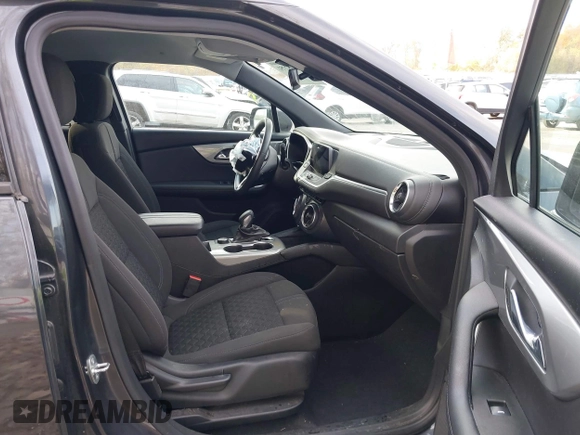 2021 Chevrolet Blazer LT с VIN 3GNKBHR4XMS513009, выставлен на аукционе IAAI как лот 40652751 с пробегом 34 068 миль миль и . История ставок и продаж доступна на DreamBid. Изображение 5.