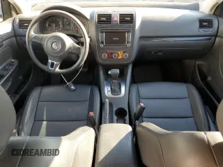 2010 Volkswagen Jetta Wolfsburg Edition с VIN 3VWRA7AJ1AM050485, выставлен на аукционе Copart как лот 47017435 с пробегом 154 993 миль миль и Списание • Salvage title. История ставок и продаж доступна на DreamBid. Изображение 8.