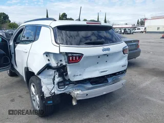 2023 Jeep Compass Latitude z VIN 3C4NJDBN1PT538478, wystawiony jako IAAI lot #41804312 z przebiegiem 14 228 mil mil oraz . Historia ofert i sprzedaży dostępna na DreamBid. Obrazek 6.