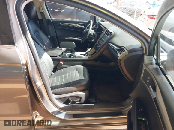 2013 Ford Fusion SE Hybrid with VIN 3FA6P0LUXDR264312, listed as a IAAI auction lot 42082298 with 1 mi miles. Bid and sale history available at carsss.com. Image 5.