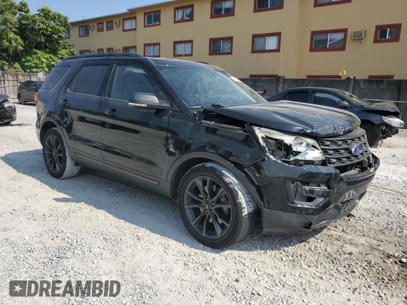 2017 Ford Explorer XLT with VIN 1FM5K7D81HGC29682, listed as a Copart auction lot 53602095 with 102,496 mi miles and Salvage Title. Bid and sale history available at DreamBid. Image 4.