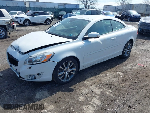 2013 Volvo C70 T5 with VIN YV1672MC0DJ139884, listed as a IAAI auction lot 41846044 with 89,838 mi miles. Bid and sale history available at carsss.com. Image 17.