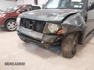 2005 Mitsubishi Montero Limited z VIN JA4MW51S05J000427, wystawiony jako IAAI lot #41866896 z przebiegiem 158 494 mil mil oraz . Historia ofert i sprzedaży dostępna na DreamBid. Obrazek 6.